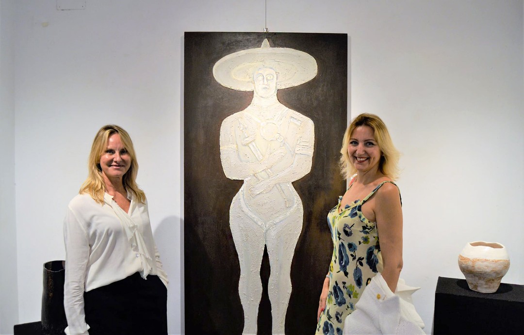 Amo inserire negli spazi che progetto delle opere d'arte, dedicandole delle pareti ad hoc, esaltandole con effetti e prospettiva. 

L' ARTE E L'INTERIOR DESIGN